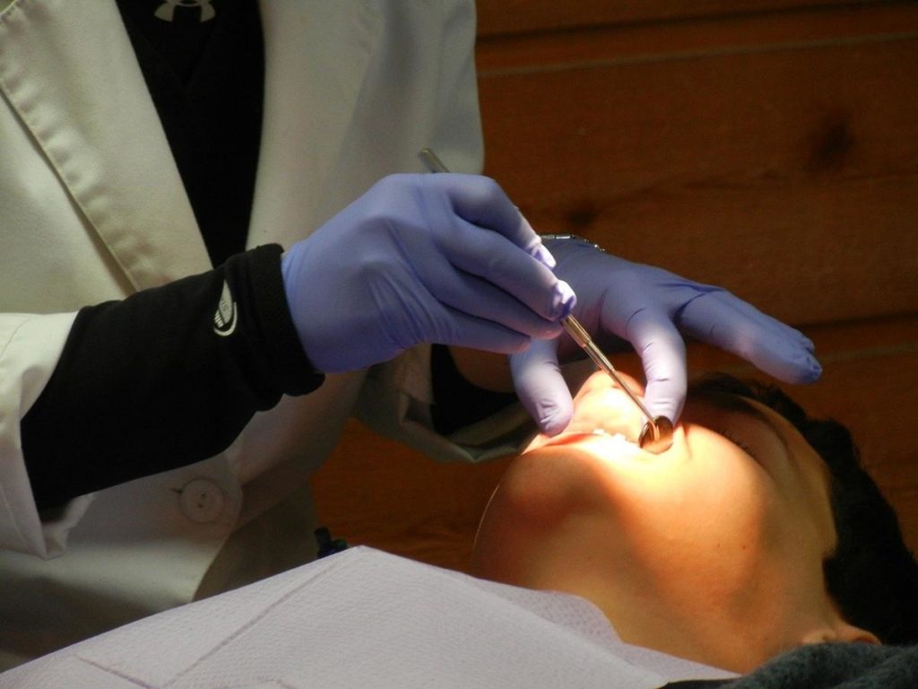 Nierówne zęby powodują różne problemy zdrowotne
